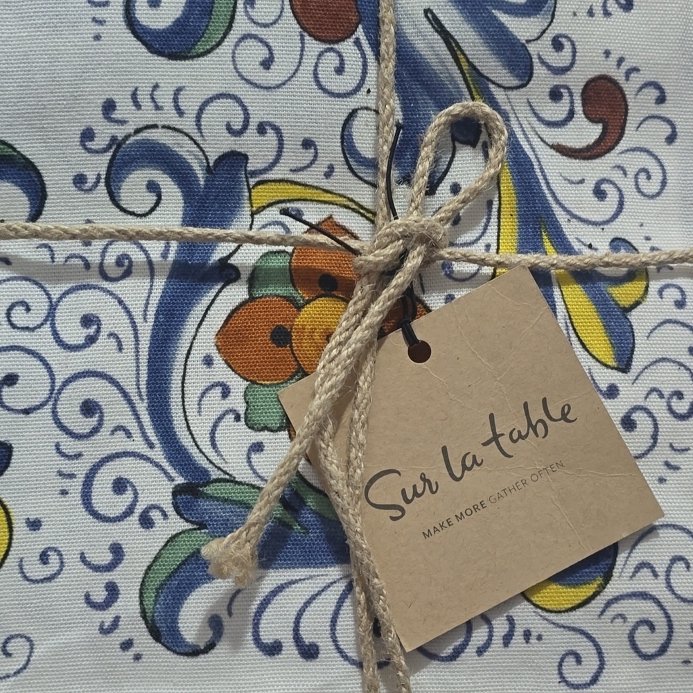 Sur La Table Deruta-Style Tablecloth, Retail Price $179.95 USD,Size 108"L x 67"W - Picture 2 of 10